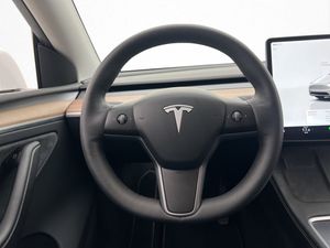 Tesla Model Y bild 28