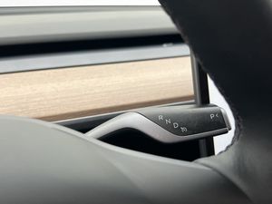 Tesla Model Y bild 30