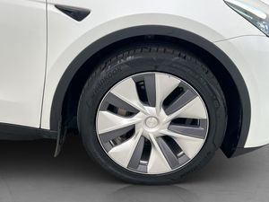 Tesla Model Y bild 31
