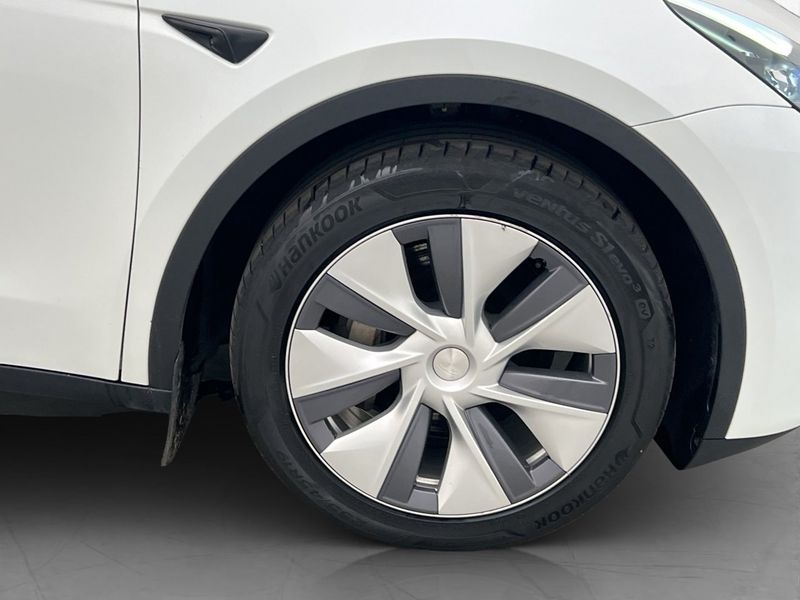 Tesla Model Y bild 31