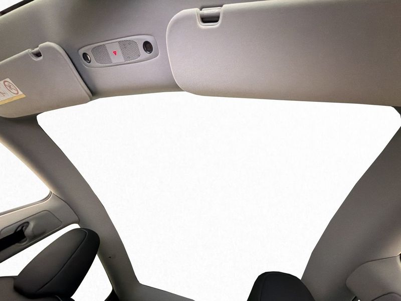 Tesla Model Y bild 17