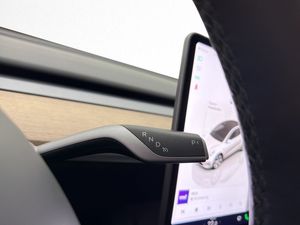 Tesla Model Y bild 27