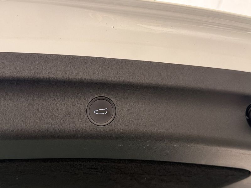 Tesla Model Y bild 30