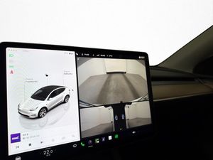 Tesla Model Y bild 21