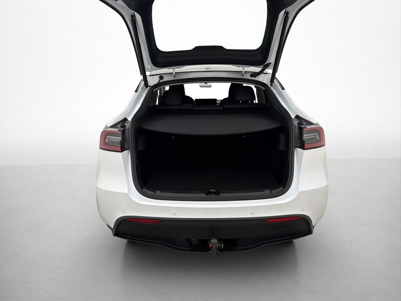 Tesla Model Y bild 11