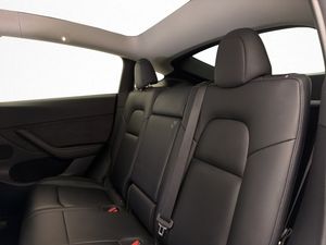 Tesla Model Y bild 16