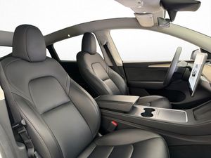 Tesla Model Y bild 13