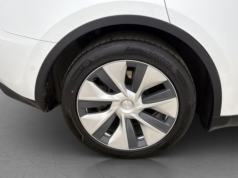 Tesla Model Y bild 32