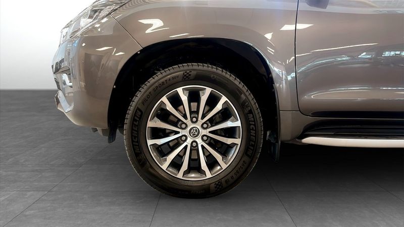 Toyota Land Cruiser bild 9