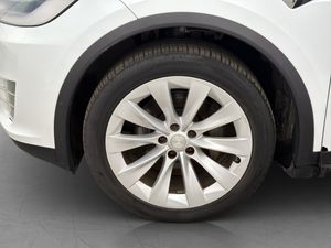 Tesla Model X bild 36