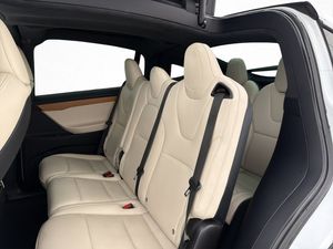Tesla Model X bild 33