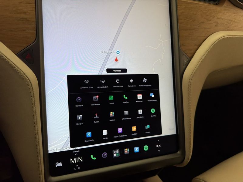 Tesla Model X bild 28