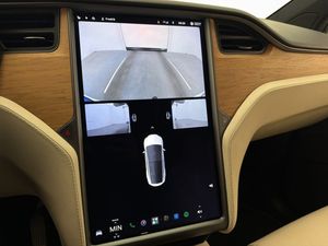 Tesla Model X bild 22