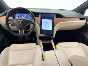 Tesla Model X bild 17