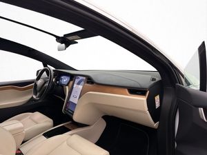 Tesla Model X bild 31