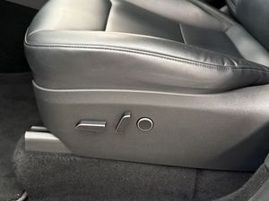 Tesla Model Y bild 24