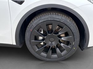 Tesla Model Y bild 14