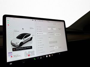 Tesla Model Y bild 25