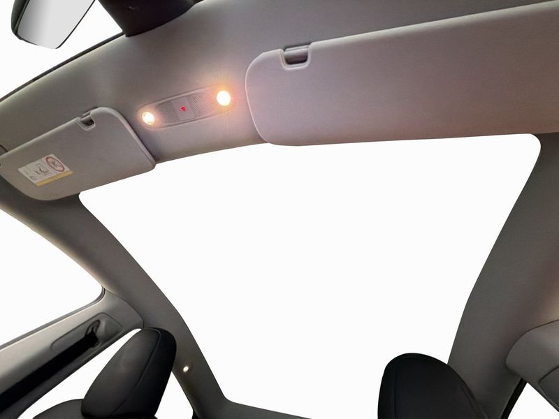 Tesla Model Y bild 23