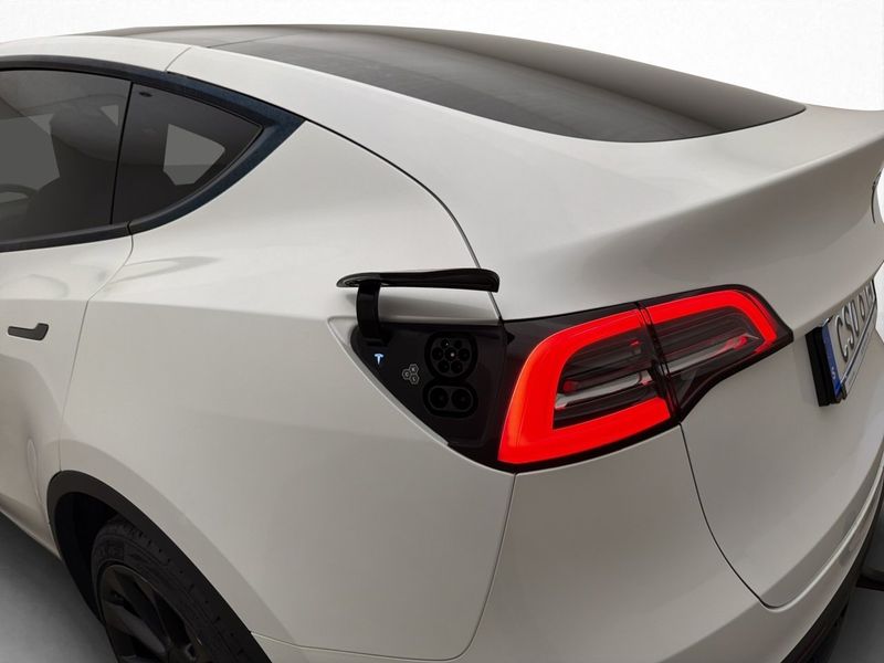 Tesla Model Y bild 35