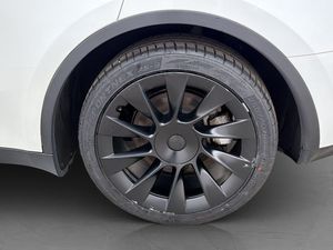 Tesla Model Y bild 12