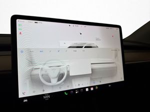 Tesla Model Y bild 28