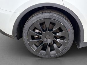 Tesla Model Y bild 13