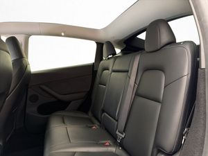 Tesla Model Y bild 19