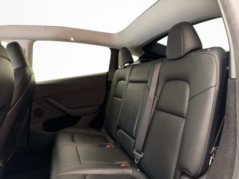 Tesla Model Y bild 19