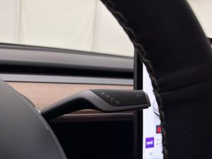 Tesla Model Y bild 33