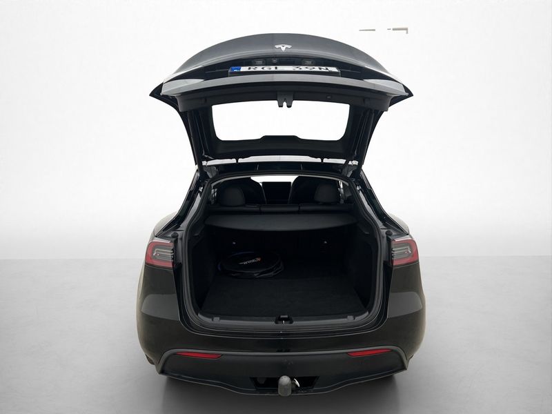 Tesla Model Y bild 18