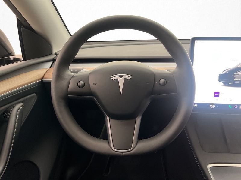 Tesla Model Y bild 21