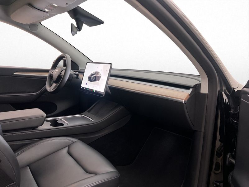 Tesla Model Y bild 16
