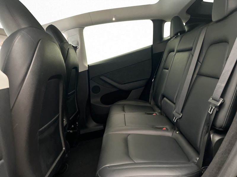 Tesla Model Y bild 19