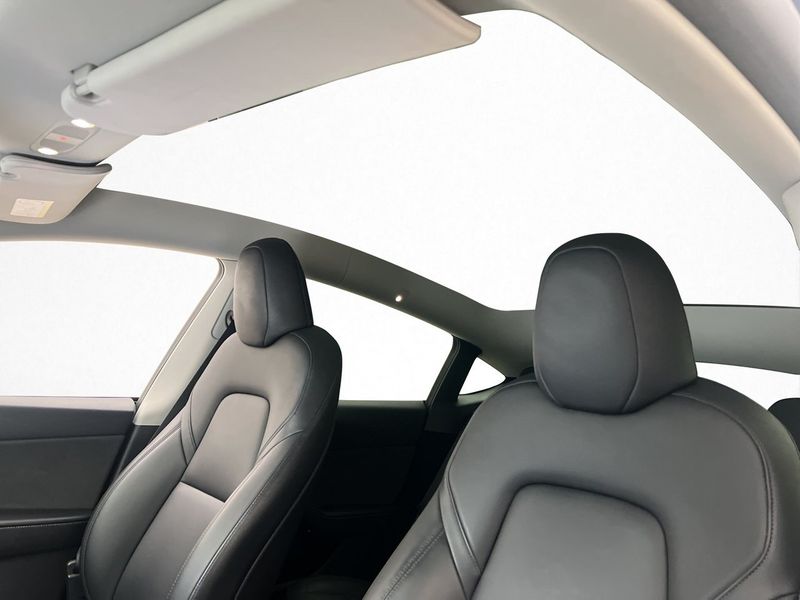 Tesla Model Y bild 25