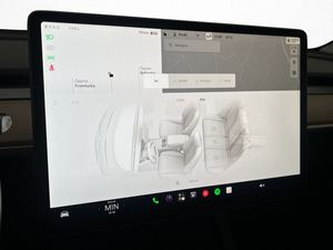 Tesla Model Y bild 36