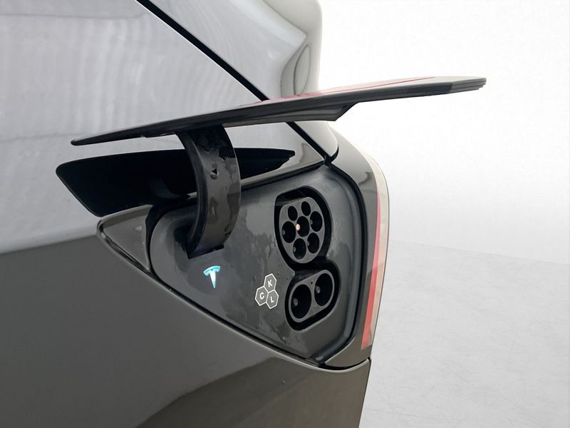 Tesla Model Y bild 22