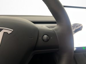 Tesla Model Y bild 27
