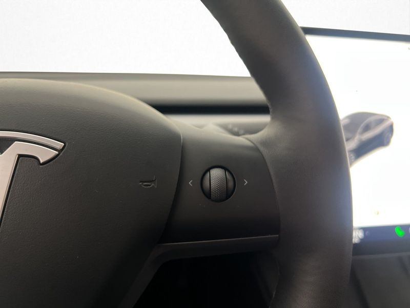 Tesla Model Y bild 27