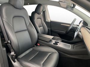 Tesla Model Y bild 15