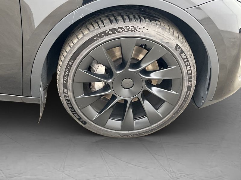 Tesla Model Y bild 14