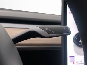 Tesla Model Y bild 28