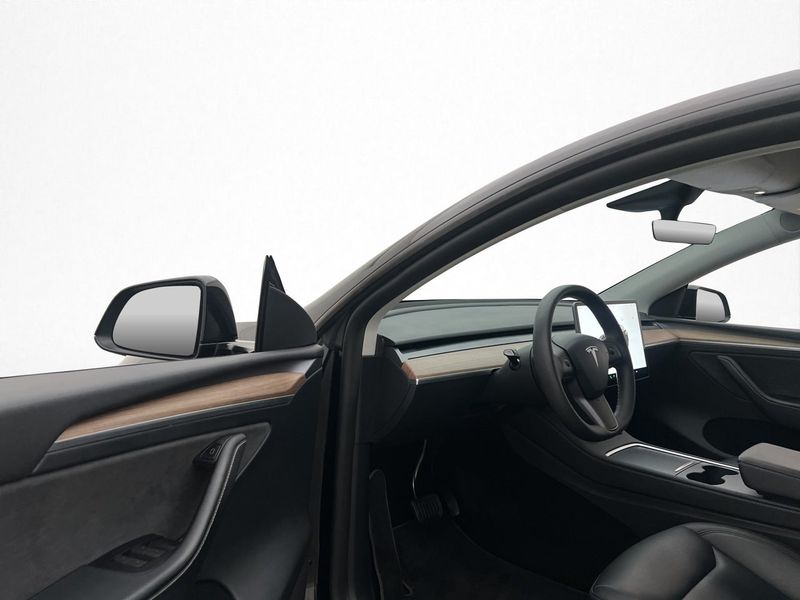 Tesla Model Y bild 23