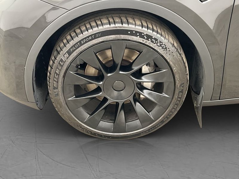 Tesla Model Y bild 11