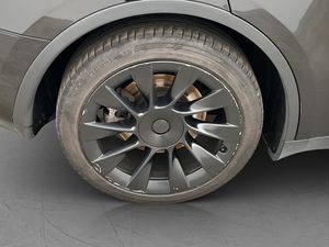 Tesla Model Y bild 13