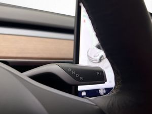 Tesla Model 3 bild 14