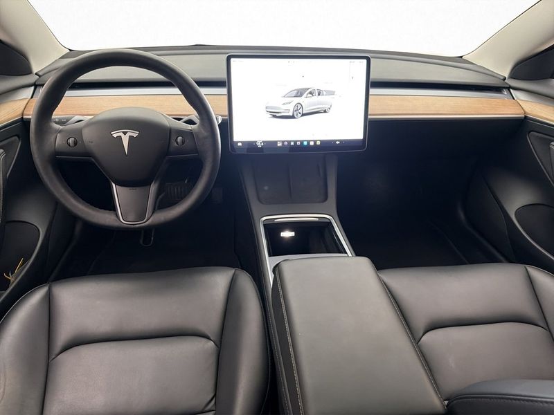 Tesla Model 3 bild 18