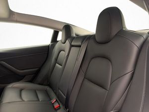 Tesla Model 3 bild 30