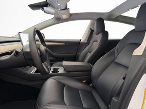 Tesla Model 3 bild 15