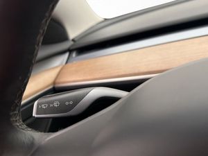 Tesla Model 3 bild 13